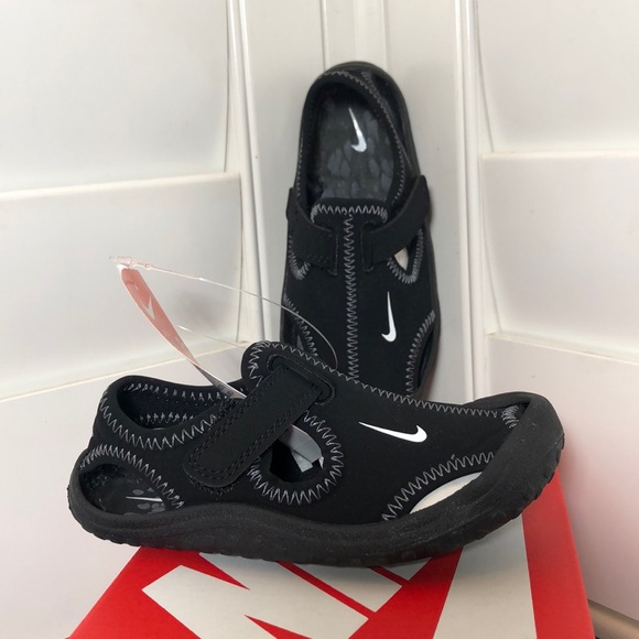 nike aquatic shoes